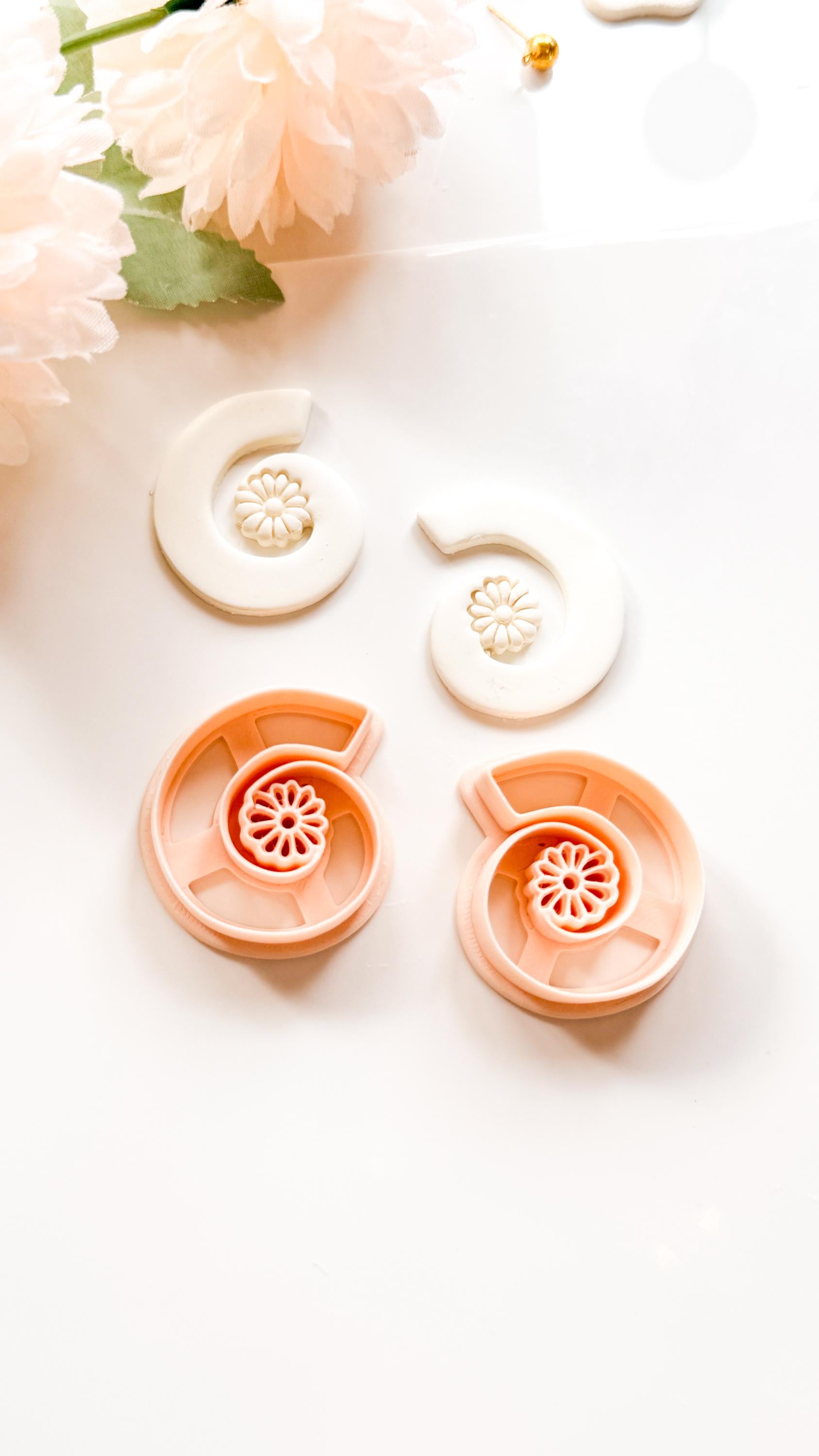 Flora Spiral Polymer Clay Cutter: Embossing Flower Swirl Jewelry Making Tool