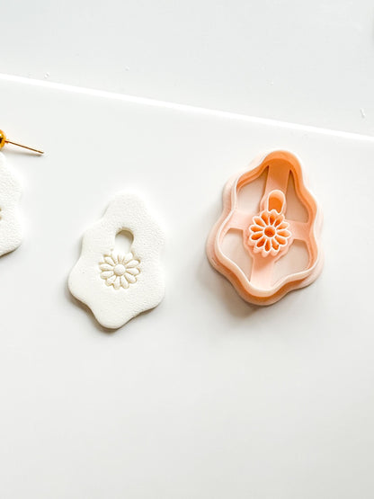 Pebble Koa Polymer Clay Cutter: Organic Shape Embossing Flower Jewelry Tool