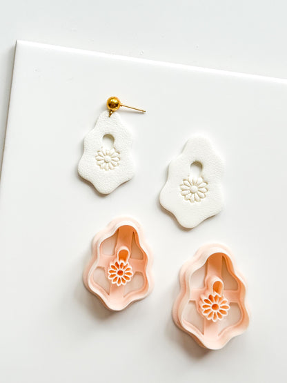 Pebble Koa Polymer Clay Cutter: Organic Shape Embossing Flower Jewelry Tool