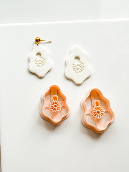 Pebble Koa Polymer Clay Cutter: Organic Shape Embossing Flower Jewelry Tool