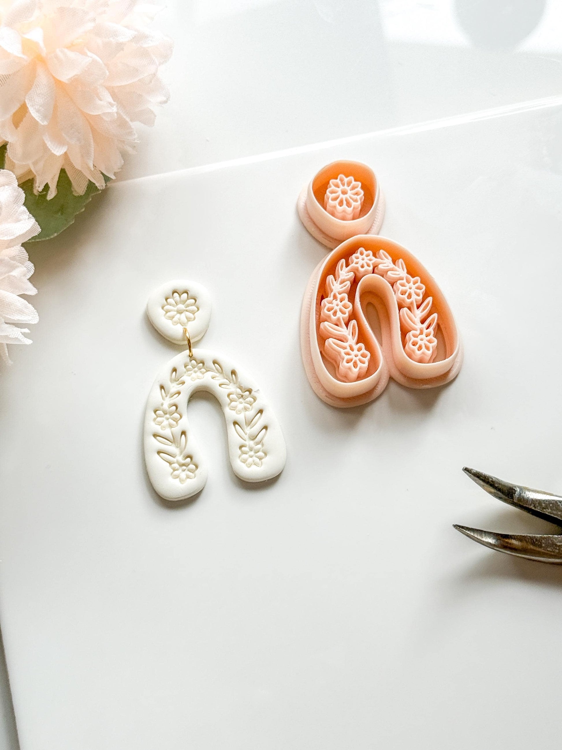Wreath Mira Polymer Clay Cutter: Embossing Flower Wreath Jewelry Making Tool