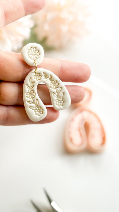 Wreath Mira Polymer Clay Cutter: Embossing Flower Wreath Jewelry Making Tool