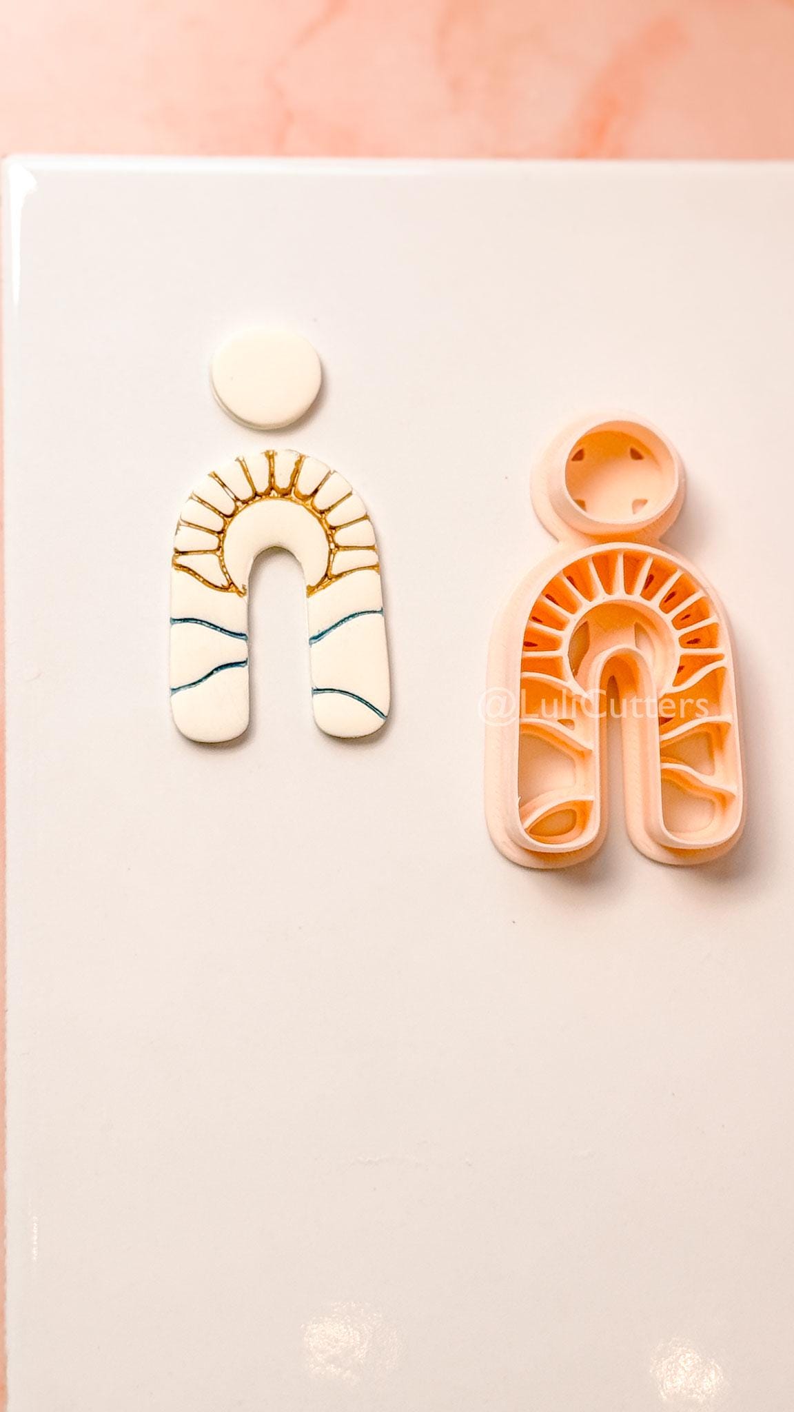 Sun Arch Clay Cutter: Radiant Sunrise Arch Design