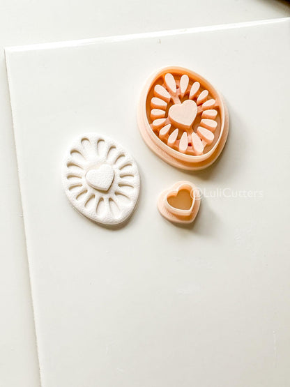 Haloheart Oval Polymer Clay Cutter: Radiant Heart Frame