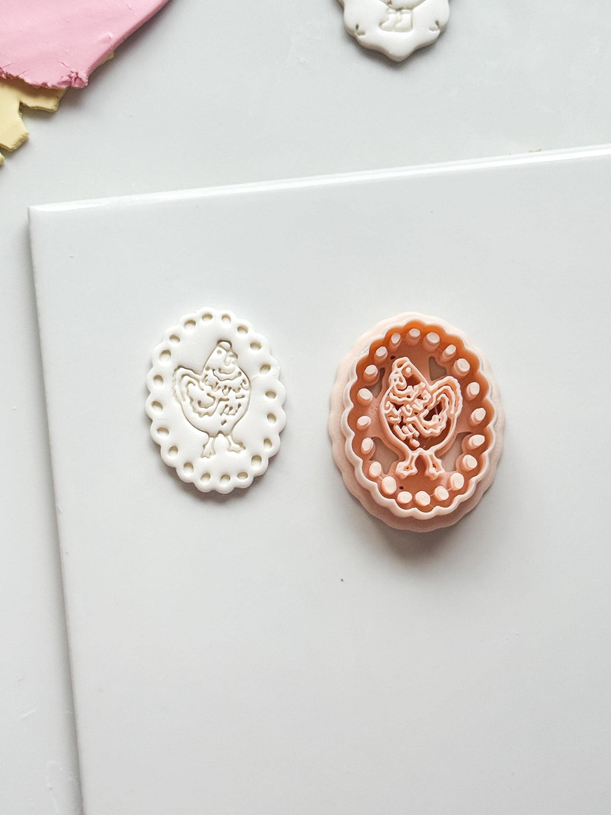 Pina Hen Cutter: Scalloped Oval Chicken Frame for Polymer Clay
