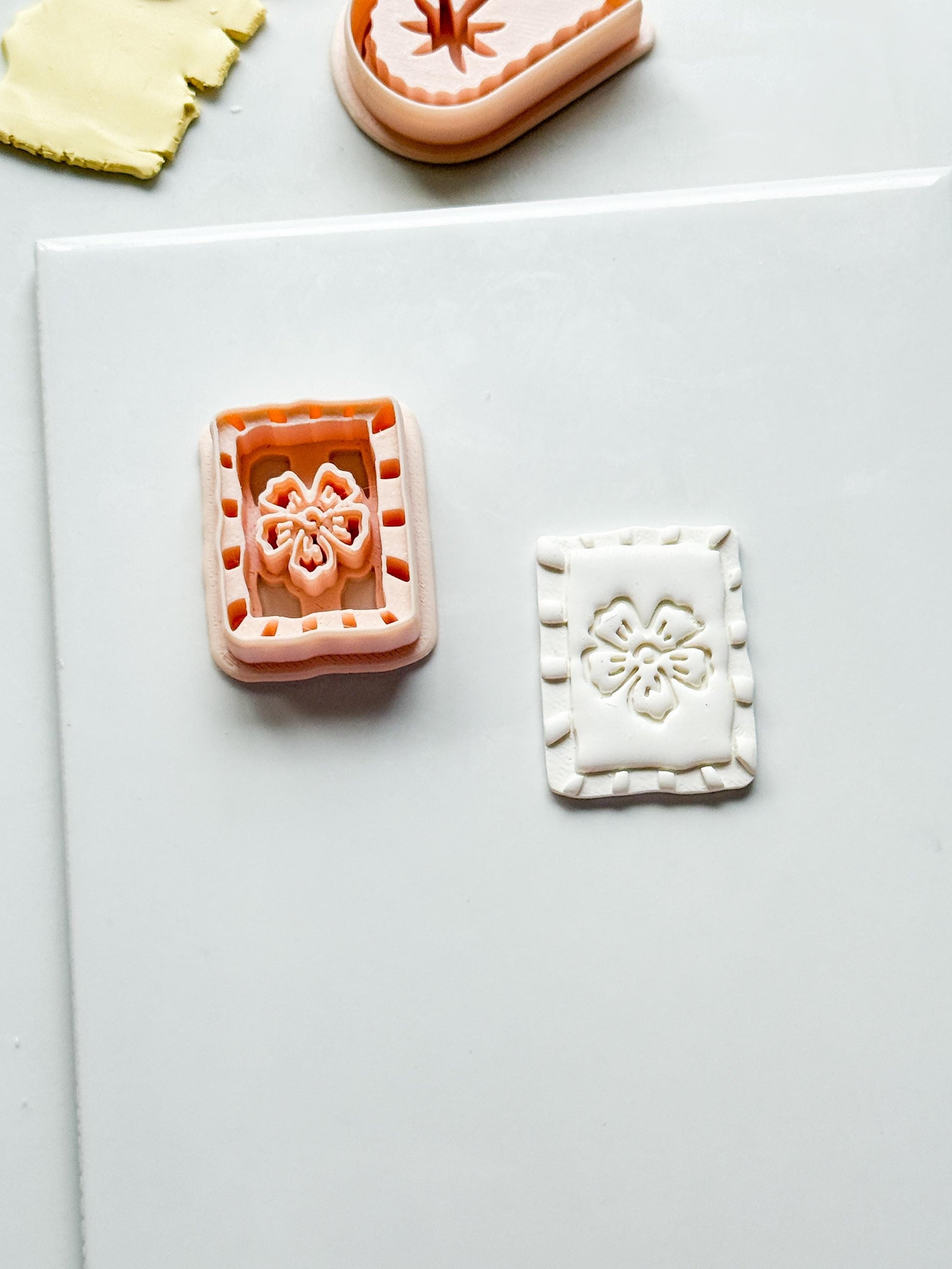 Sari Stripe Frame Cutter: Rectangular Floral Shape for Polymer Clay