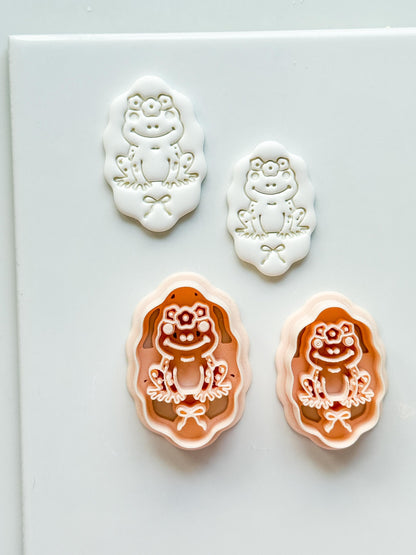 Tavi Floral Frog Clay Cutter: Scalloped Oval Frame for Polymer Clay
