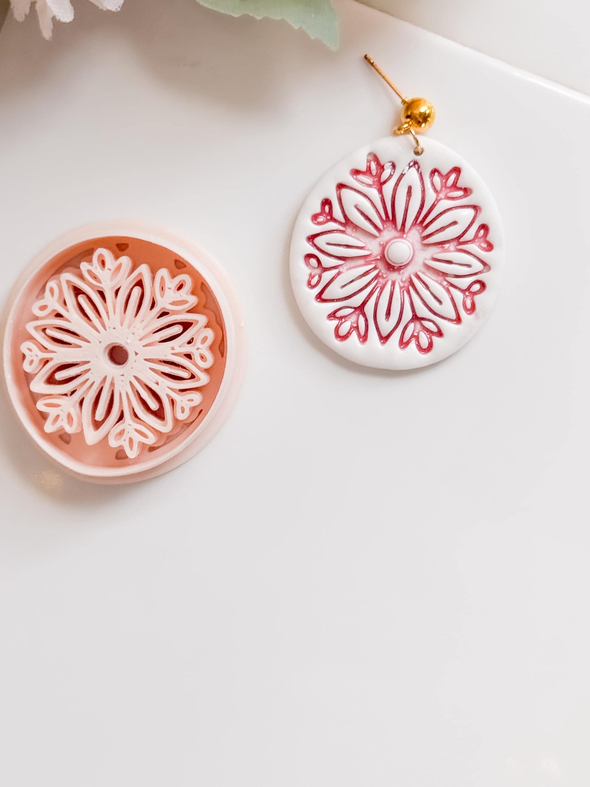 Eira Bloom Polymer Clay Cutter: Floral Mandorla Embosser