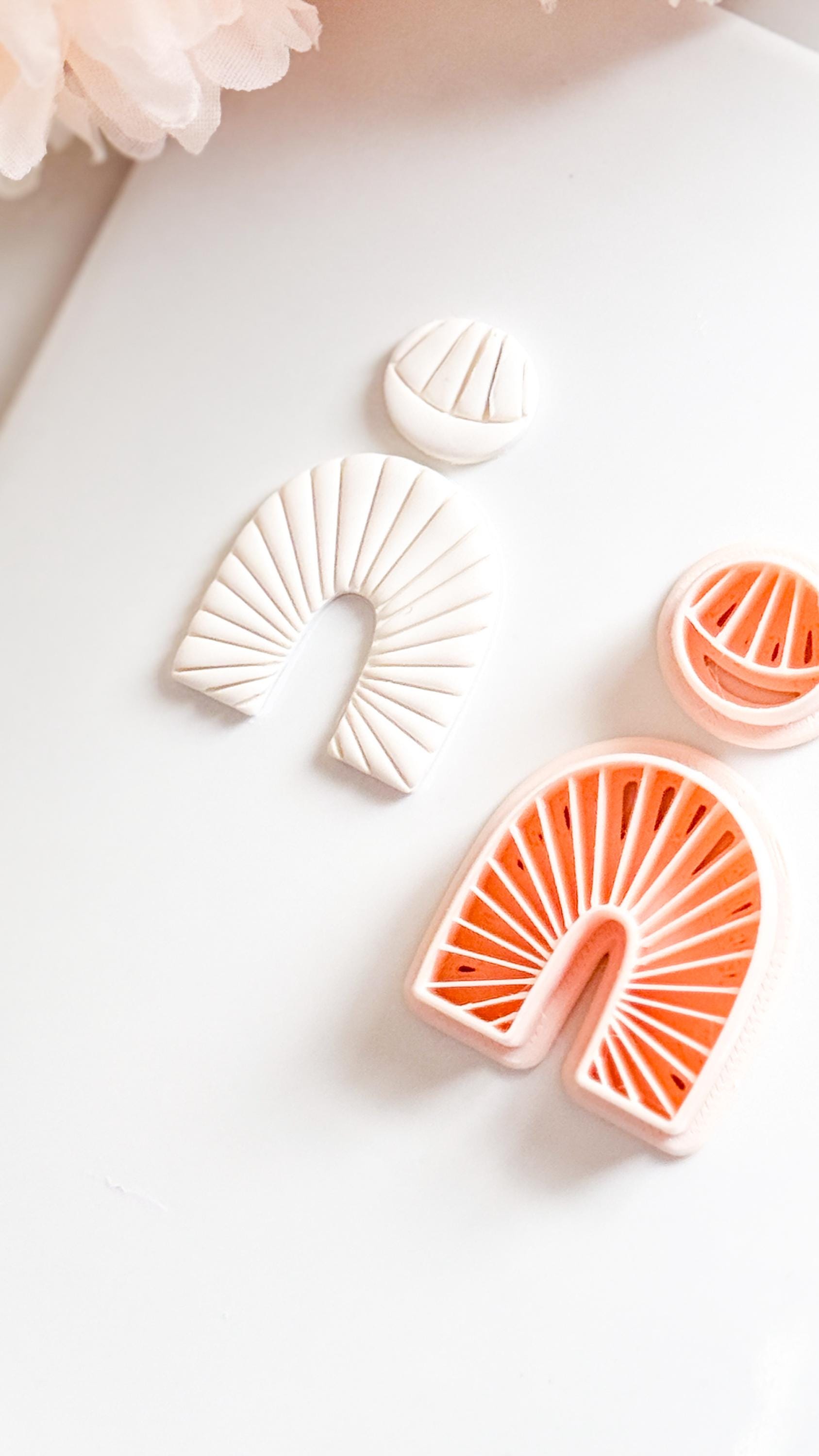 Noe Lines Polymer Clay Cutter: Geometric Arched Stripe Embosser