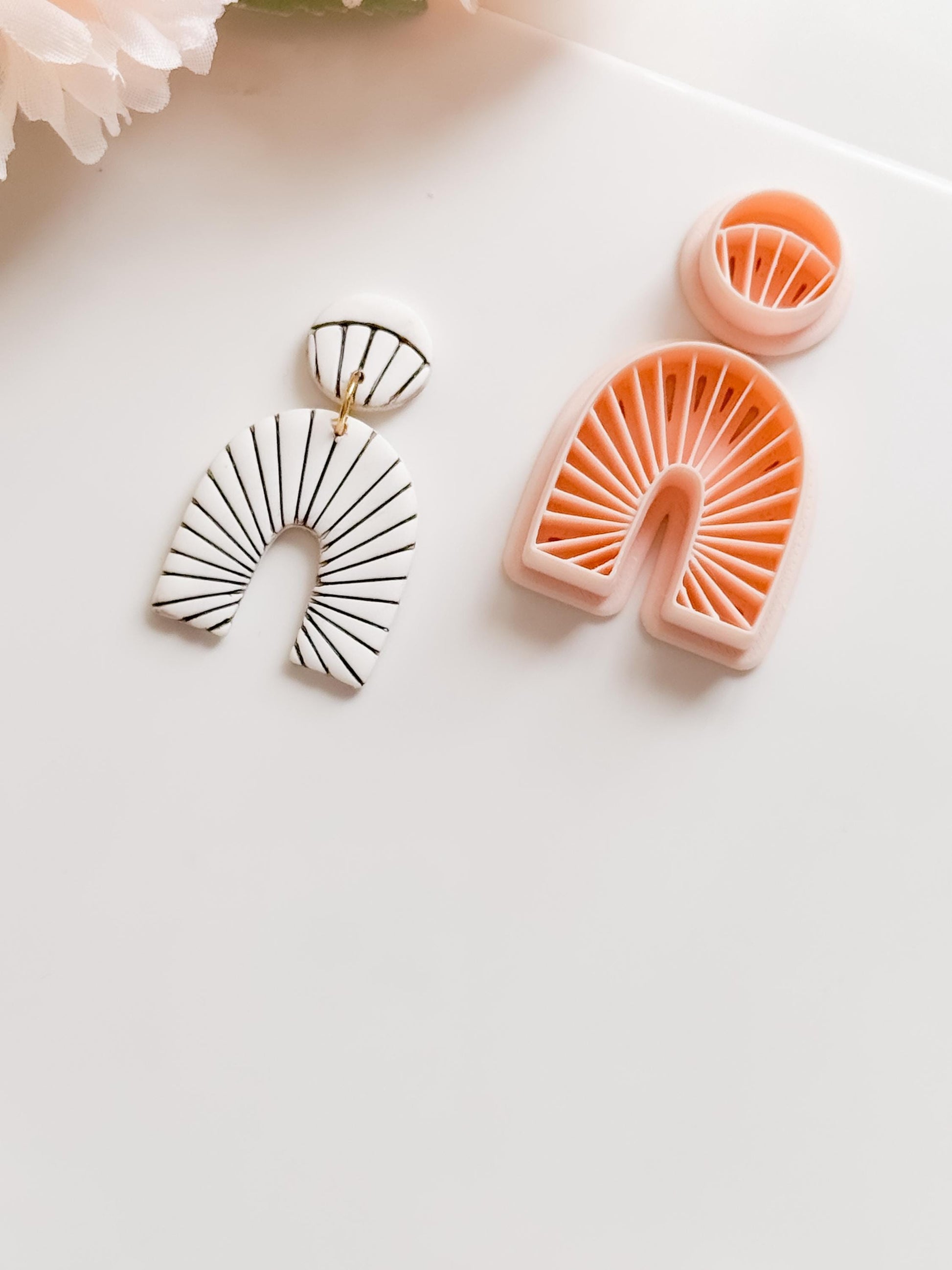 Noe Lines Polymer Clay Cutter: Geometric Arched Stripe Embosser