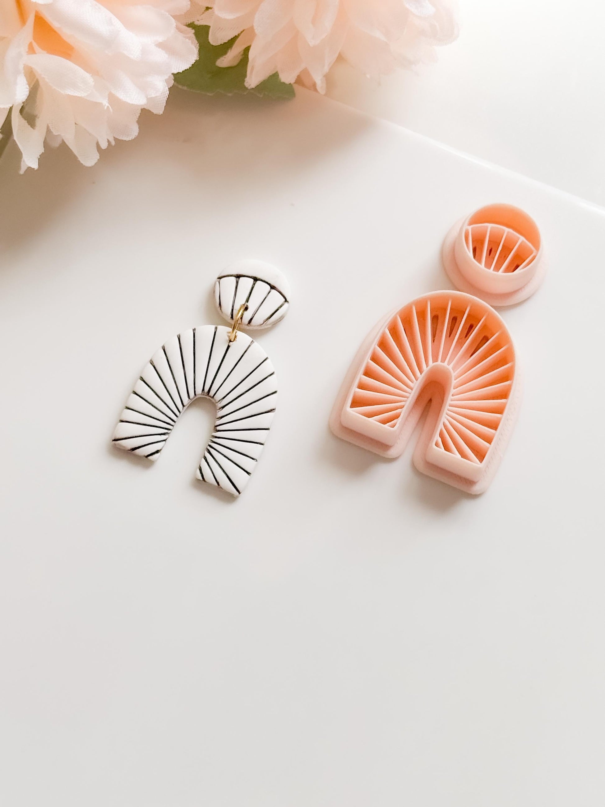 Noe Lines Polymer Clay Cutter: Geometric Arched Stripe Embosser