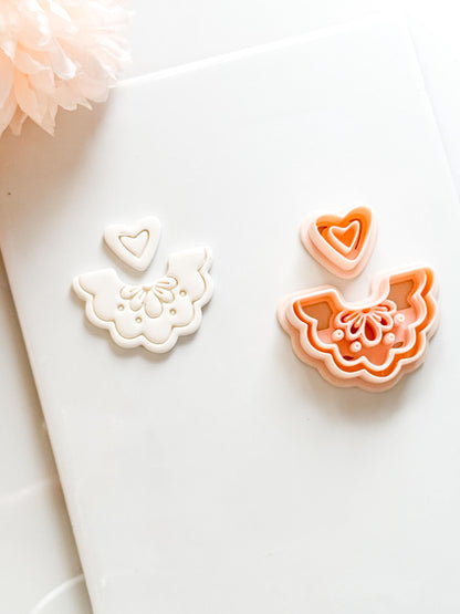 Una Frill Polymer Clay Cutter: Scalloped Edge Arch Embosser