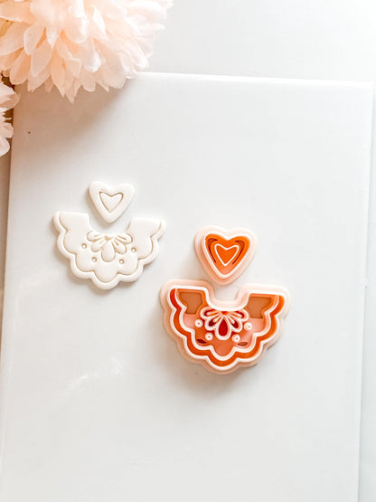 Una Frill Polymer Clay Cutter: Scalloped Edge Arch Embosser