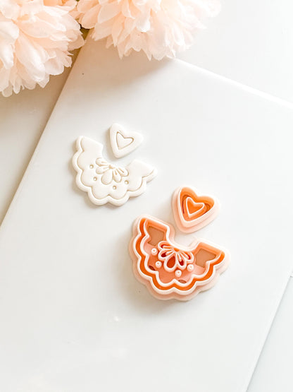 Una Frill Polymer Clay Cutter: Scalloped Edge Arch Embosser