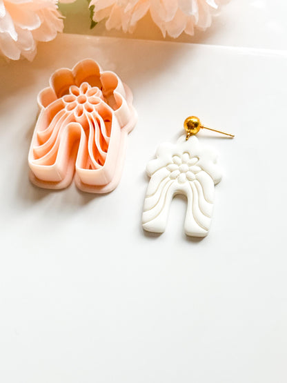 Curve Lila Clay Cutter: Wavy Arch Floral Design for Polymer Clay Jewelry