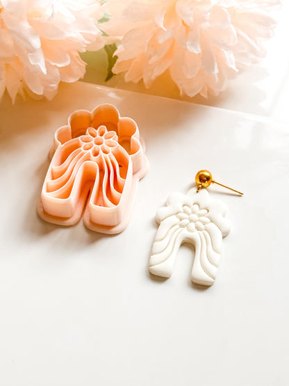 Curve Lila Clay Cutter: Wavy Arch Floral Design for Polymer Clay Jewelry