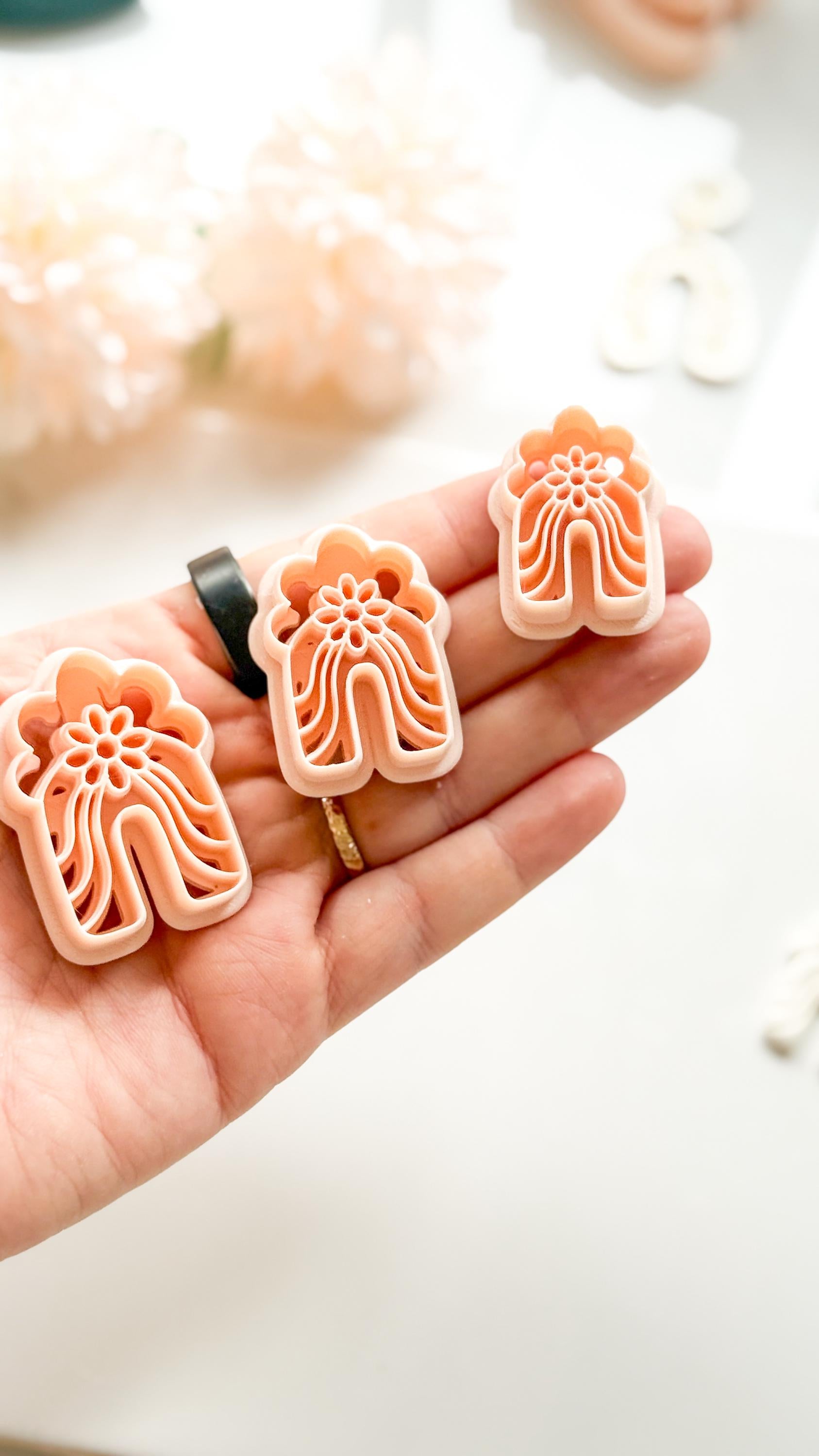 Curve Lila Clay Cutter: Wavy Arch Floral Design for Polymer Clay Jewelry