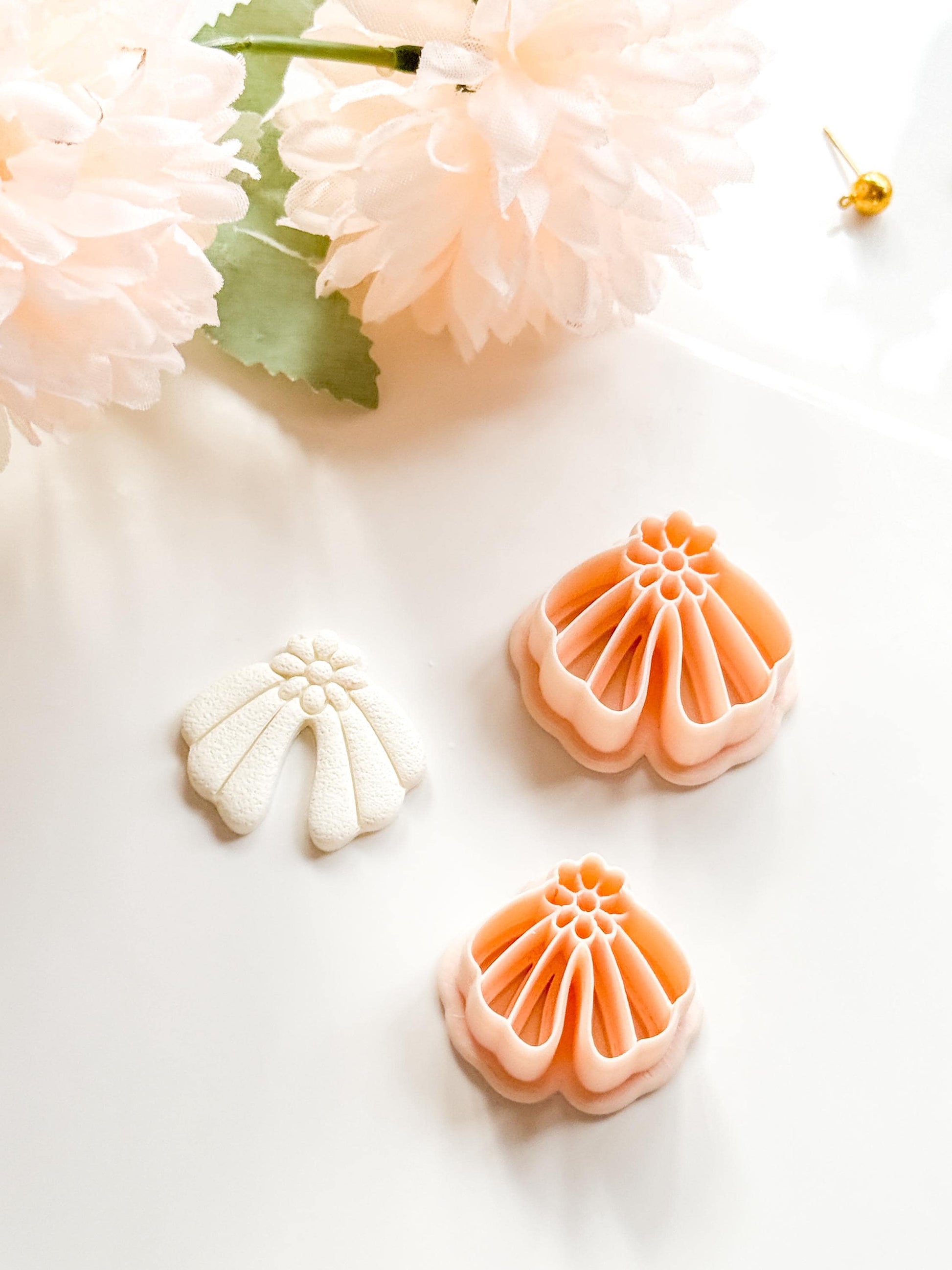Daisy Dora Clay Cutter: Groovy Floral Arch Design for Polymer Clay Jewelry