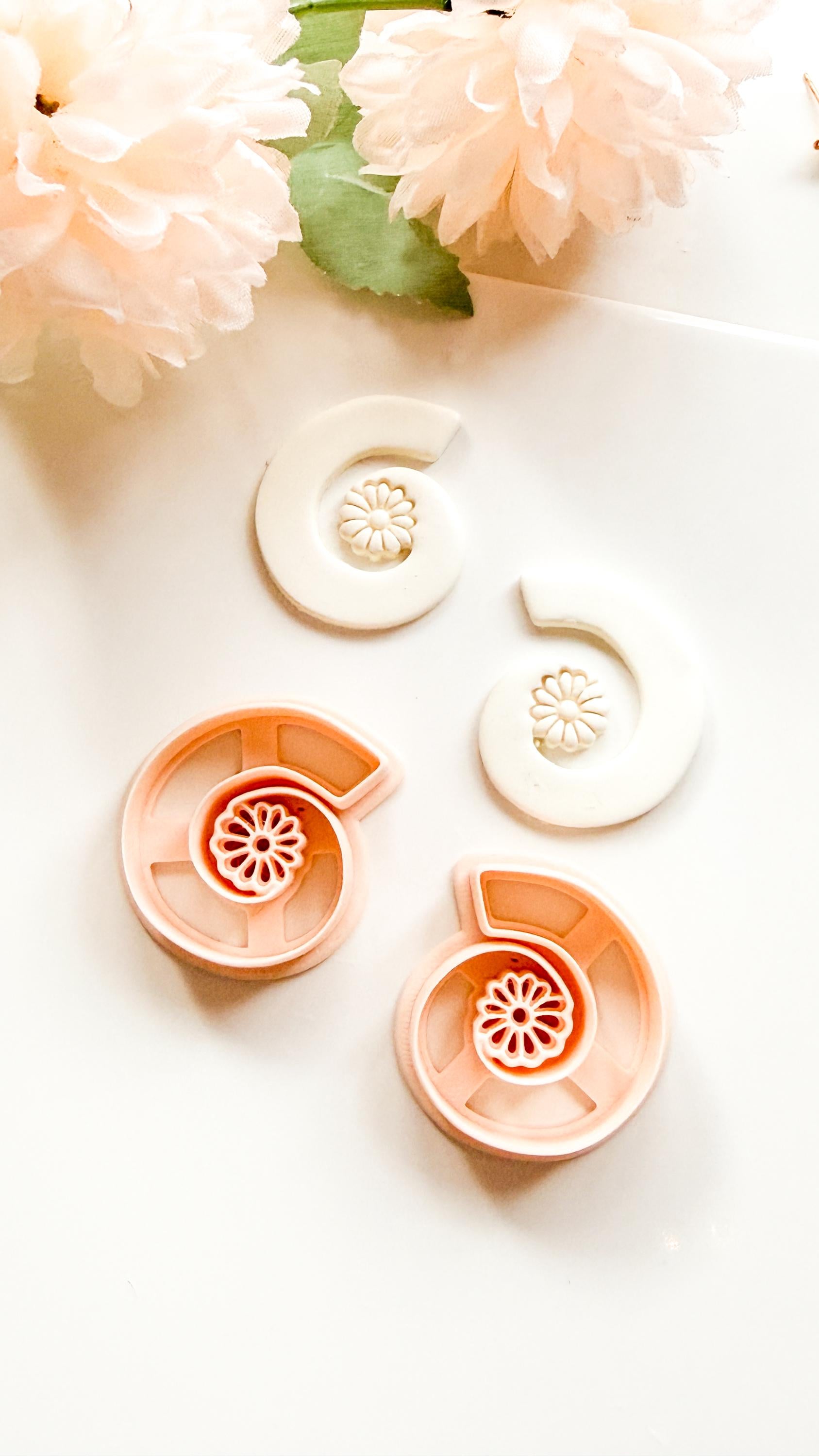 Flora Spiral Polymer Clay Cutter: Embossing Flower Swirl Jewelry Making Tool