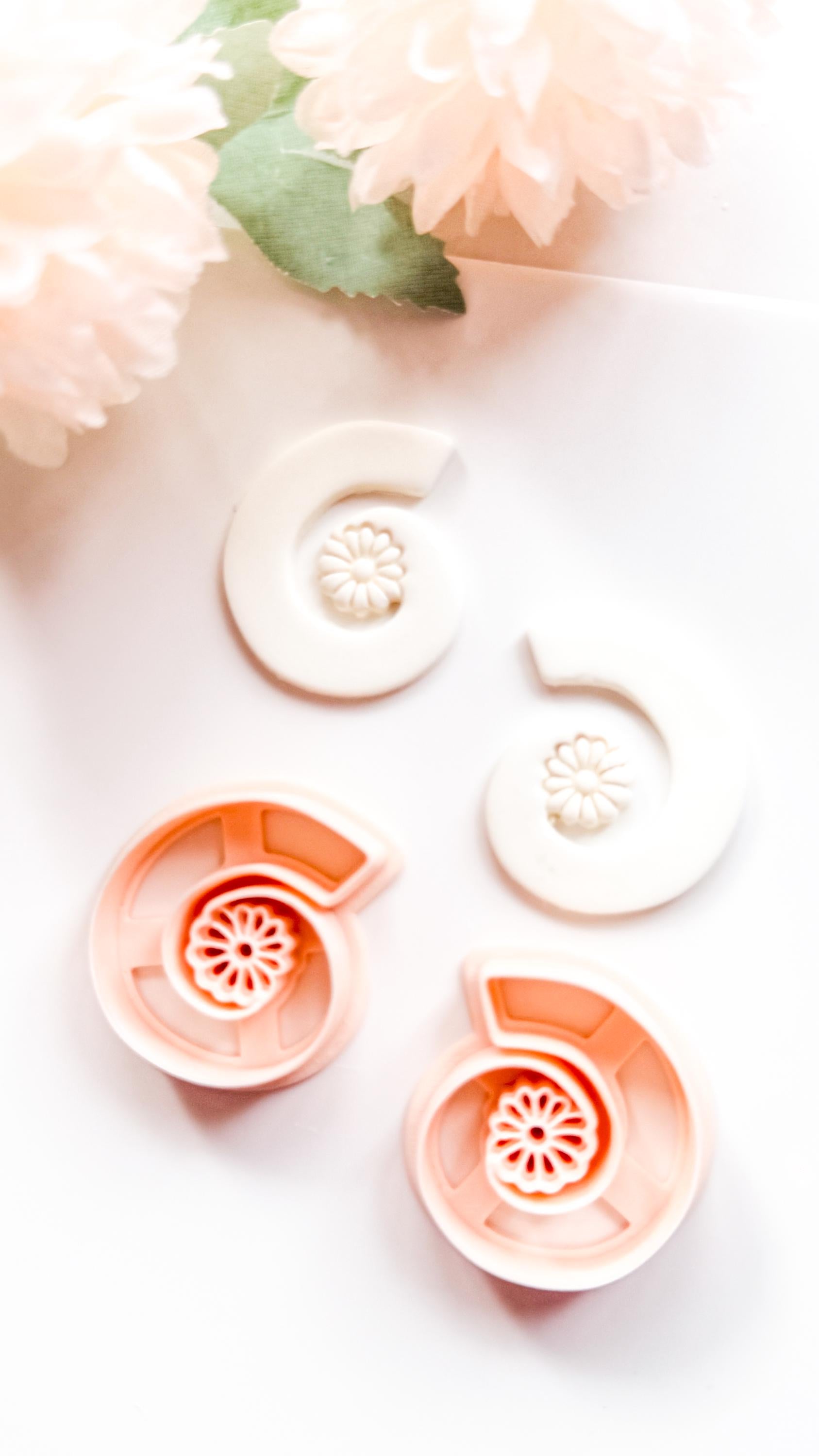 Flora Spiral Polymer Clay Cutter: Embossing Flower Swirl Jewelry Making Tool