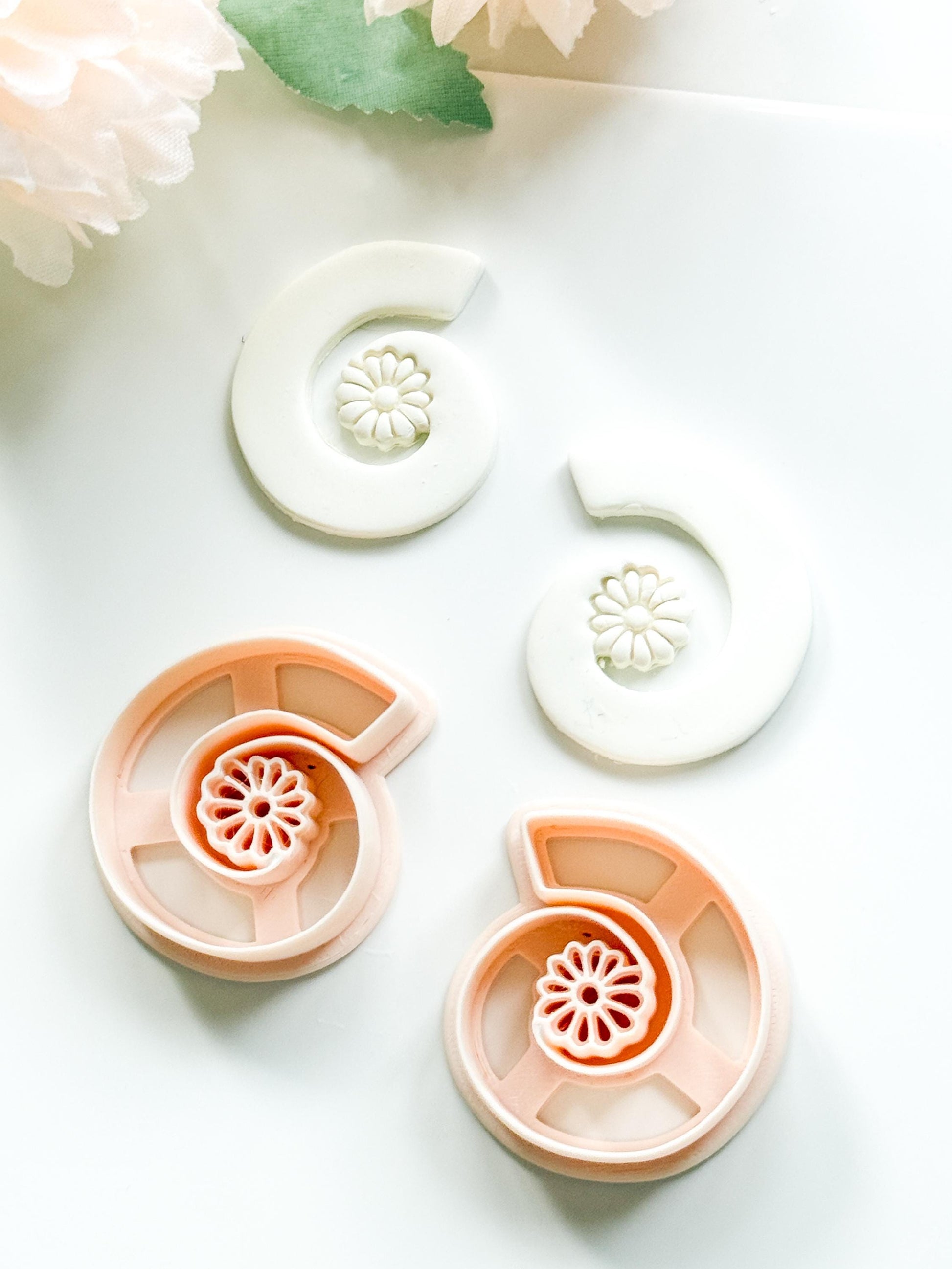 Flora Spiral Polymer Clay Cutter: Embossing Flower Swirl Jewelry Making Tool