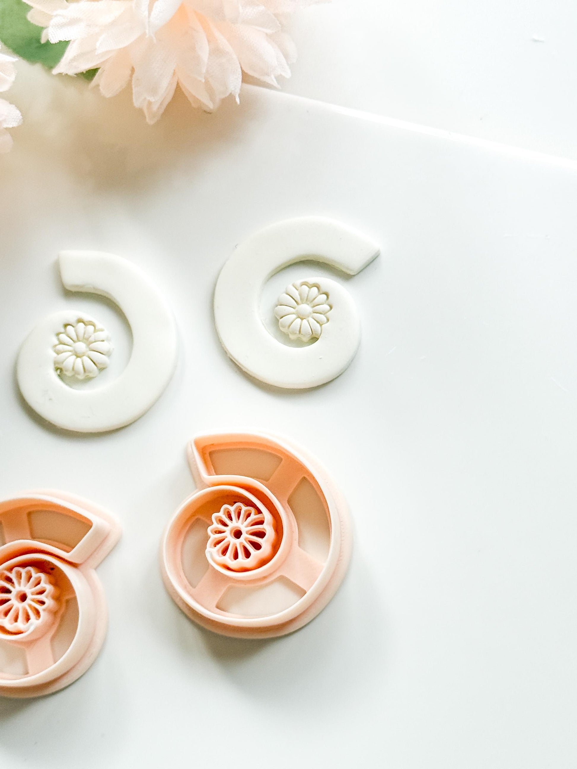 Flora Spiral Polymer Clay Cutter: Embossing Flower Swirl Jewelry Making Tool