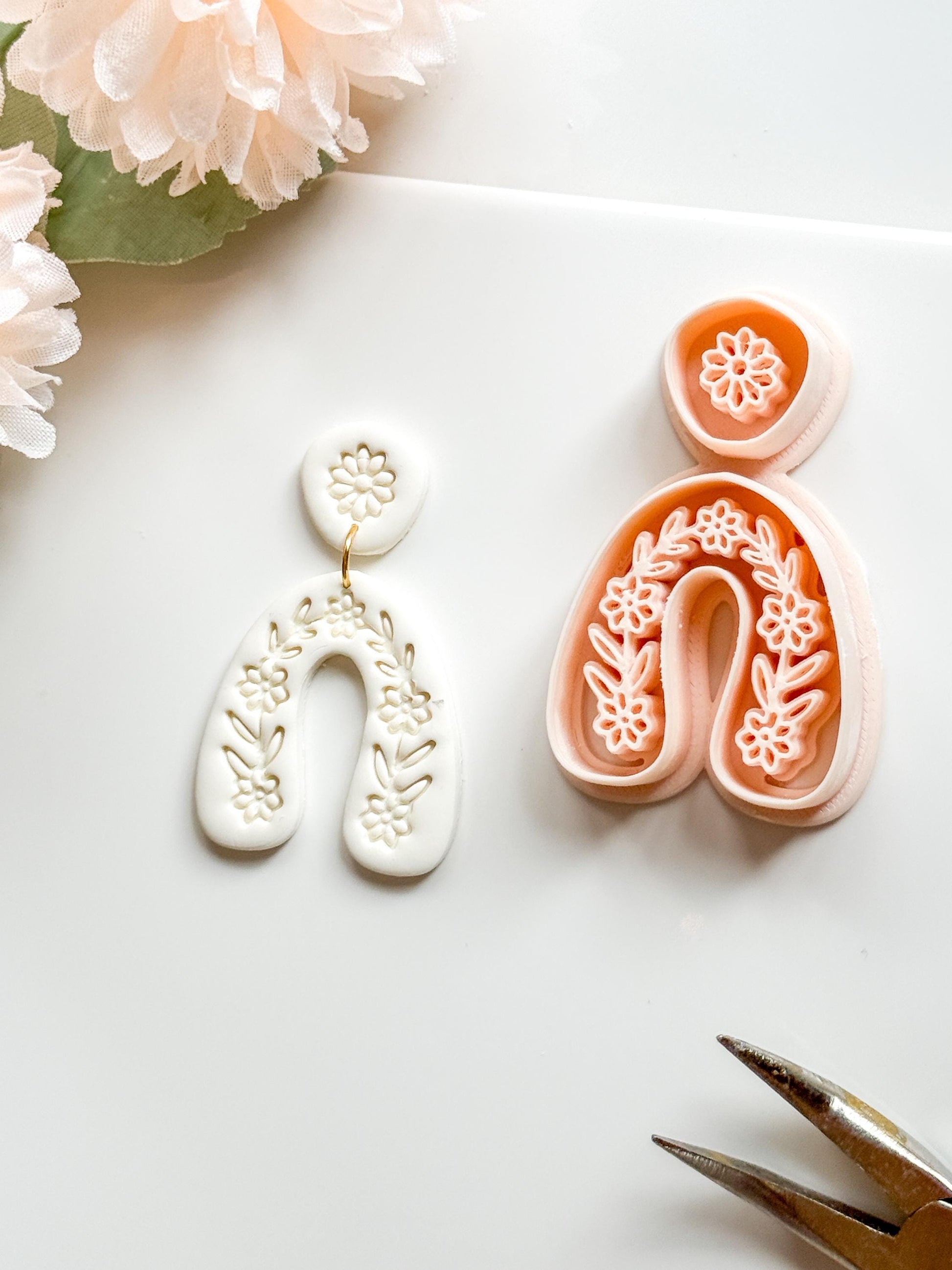 Wreath Mira Polymer Clay Cutter: Embossing Flower Wreath Jewelry Making Tool