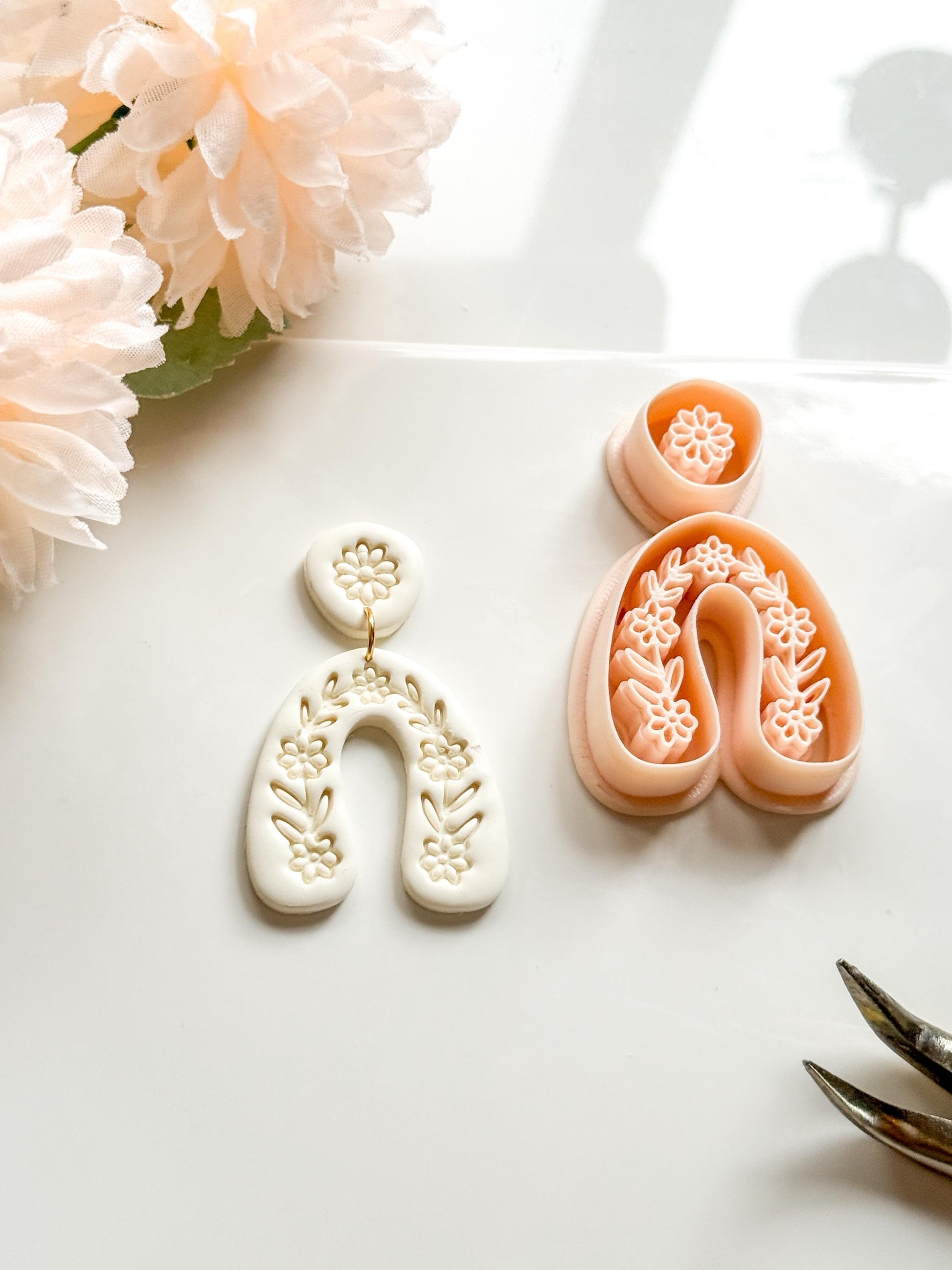 Wreath Mira Polymer Clay Cutter: Embossing Flower Wreath Jewelry Making Tool