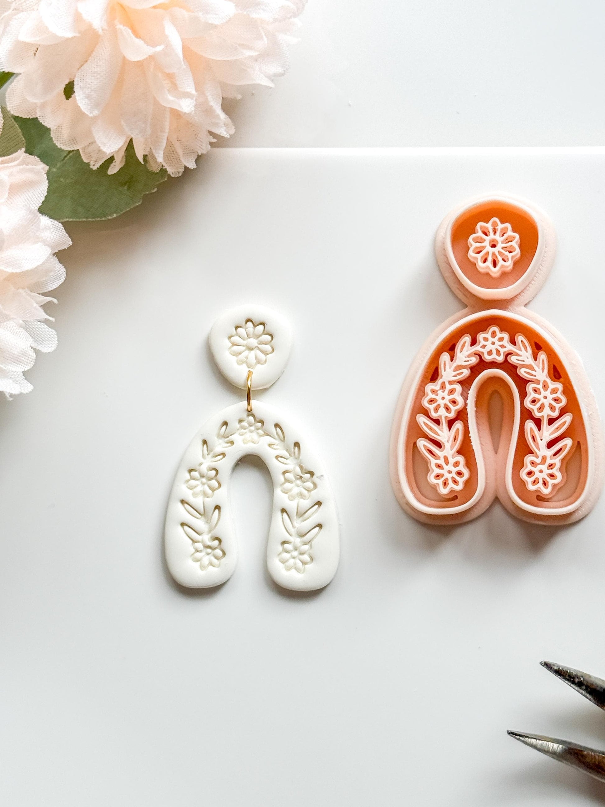 Wreath Mira Polymer Clay Cutter: Embossing Flower Wreath Jewelry Making Tool