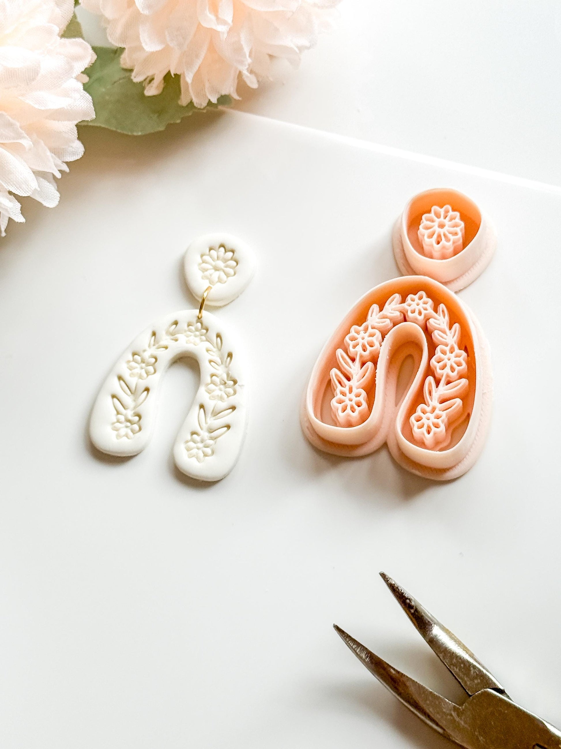 Wreath Mira Polymer Clay Cutter: Embossing Flower Wreath Jewelry Making Tool