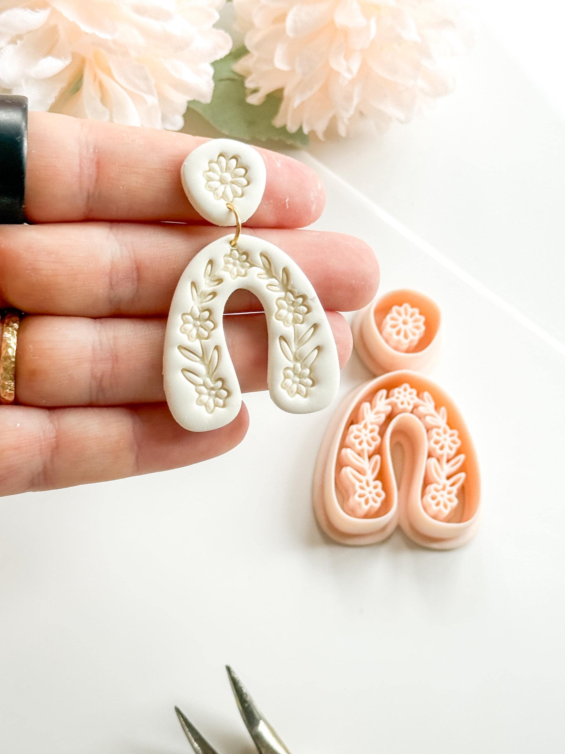 Wreath Mira Polymer Clay Cutter: Embossing Flower Wreath Jewelry Making Tool