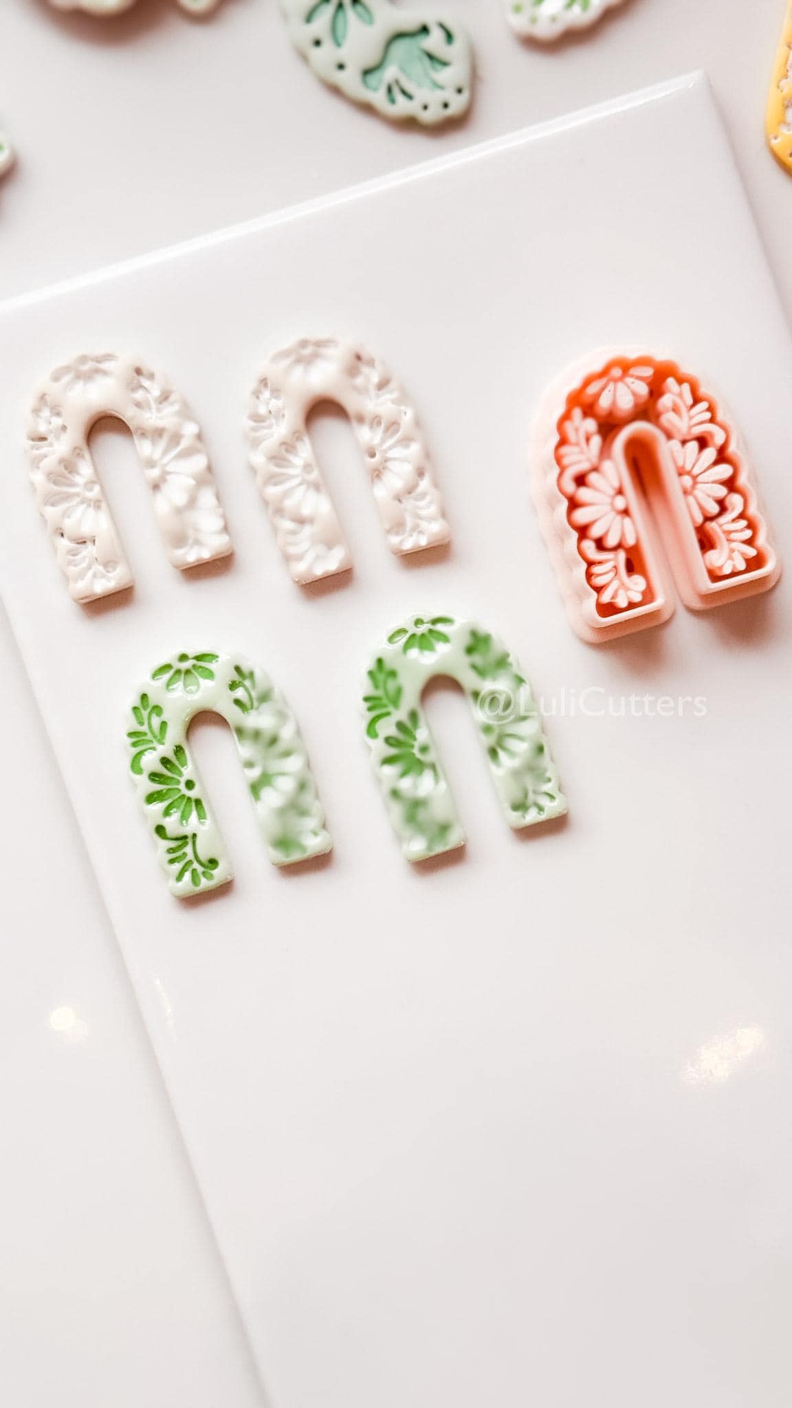 Arco Florale Clay Cutter: Floral Arch Shape for Polymer Clay