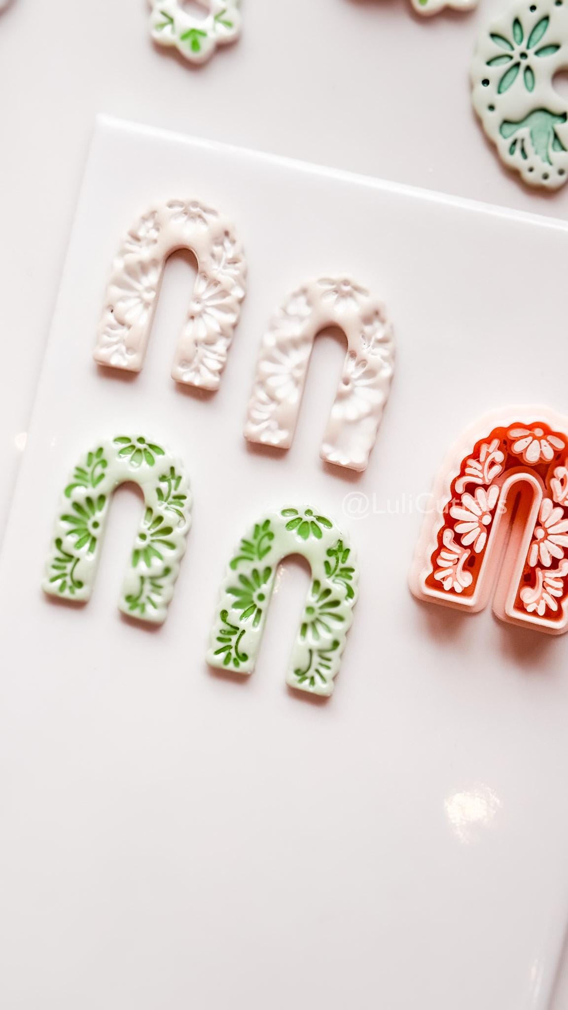 Arco Florale Clay Cutter: Floral Arch Shape for Polymer Clay