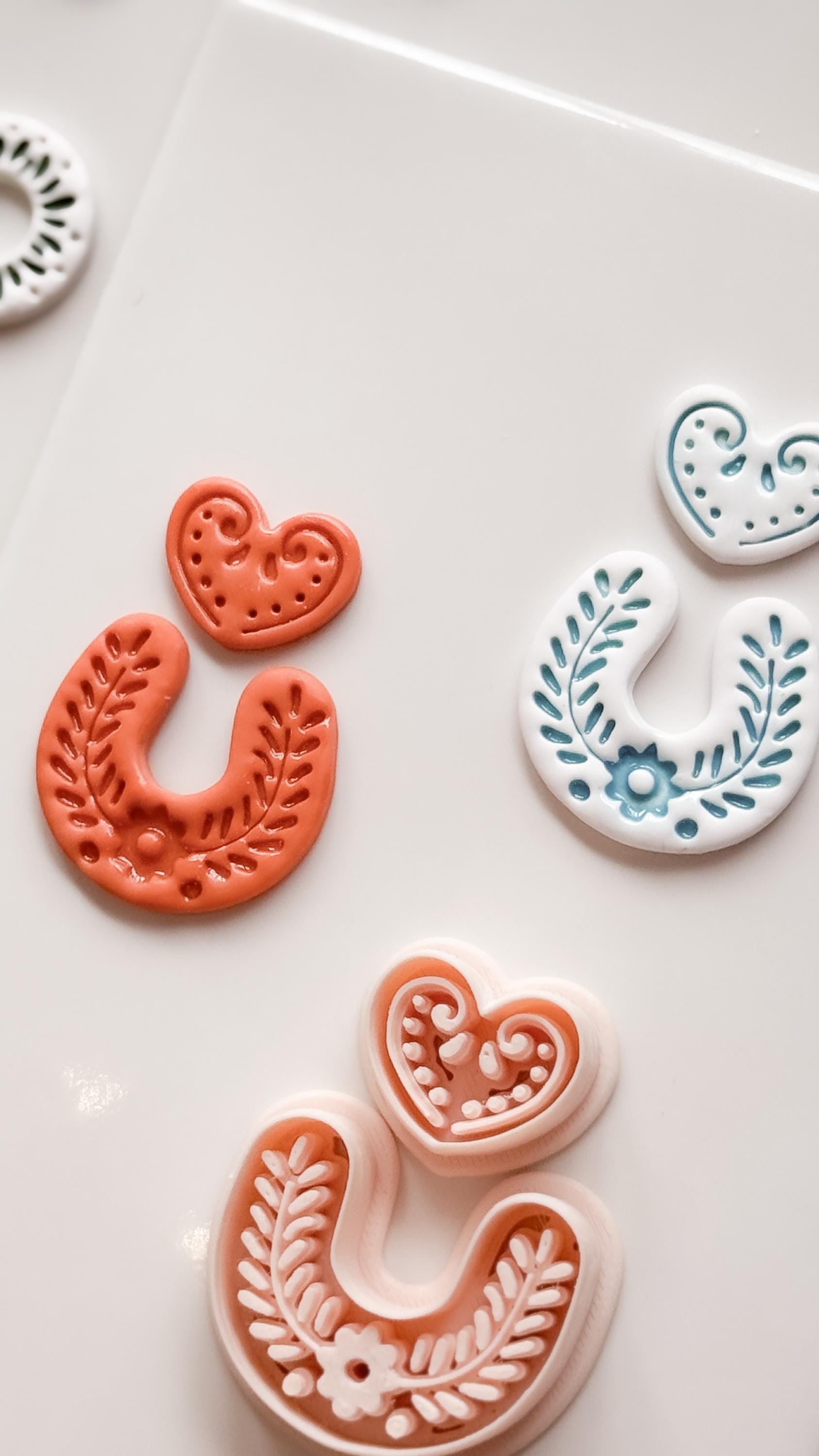 Puebla Heart Arch Clay Cutter: Floral Shape for Polymer Clay