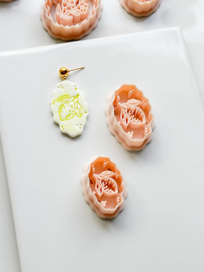 Zizi Lemon Frame Cutter: Scalloped Oval Citrus Shape for Polymer Clay