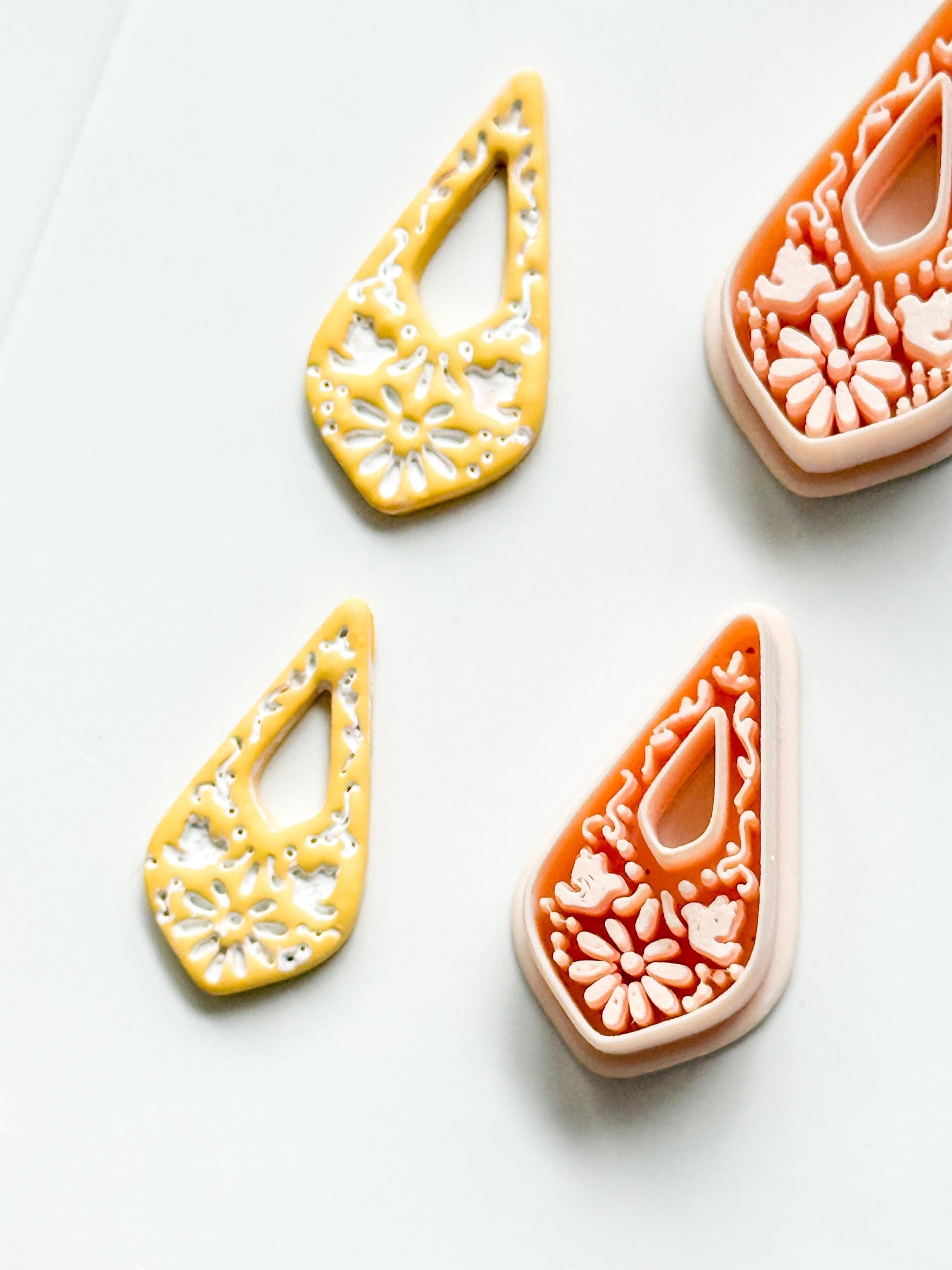 Lágrima Paloma Clay Cutter: Bird and Floral Teardrop Shape for Polymer Clay