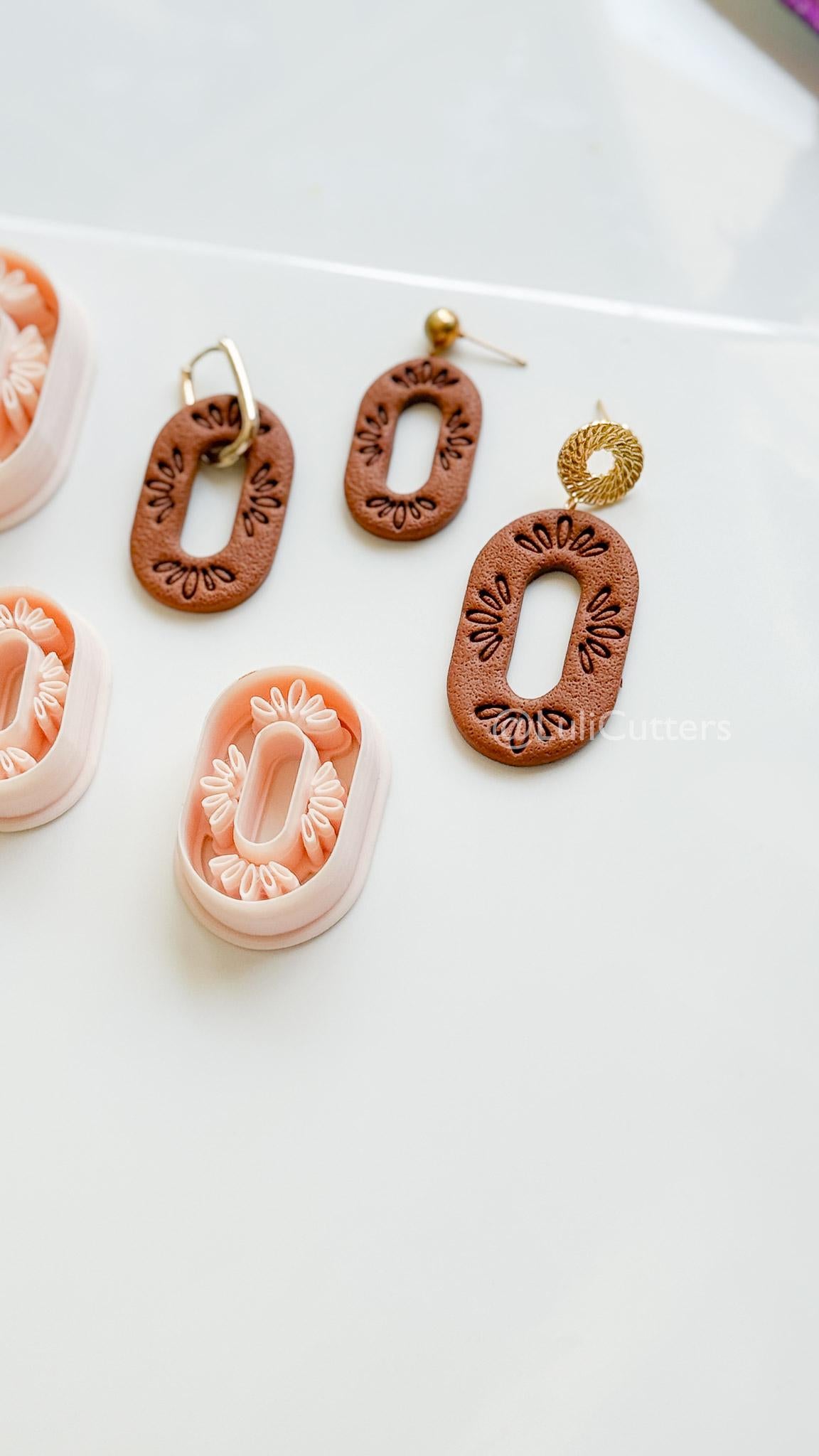 Olya Oval Cutter : Ornamental Oval Shape for Polymer Clay Earrings