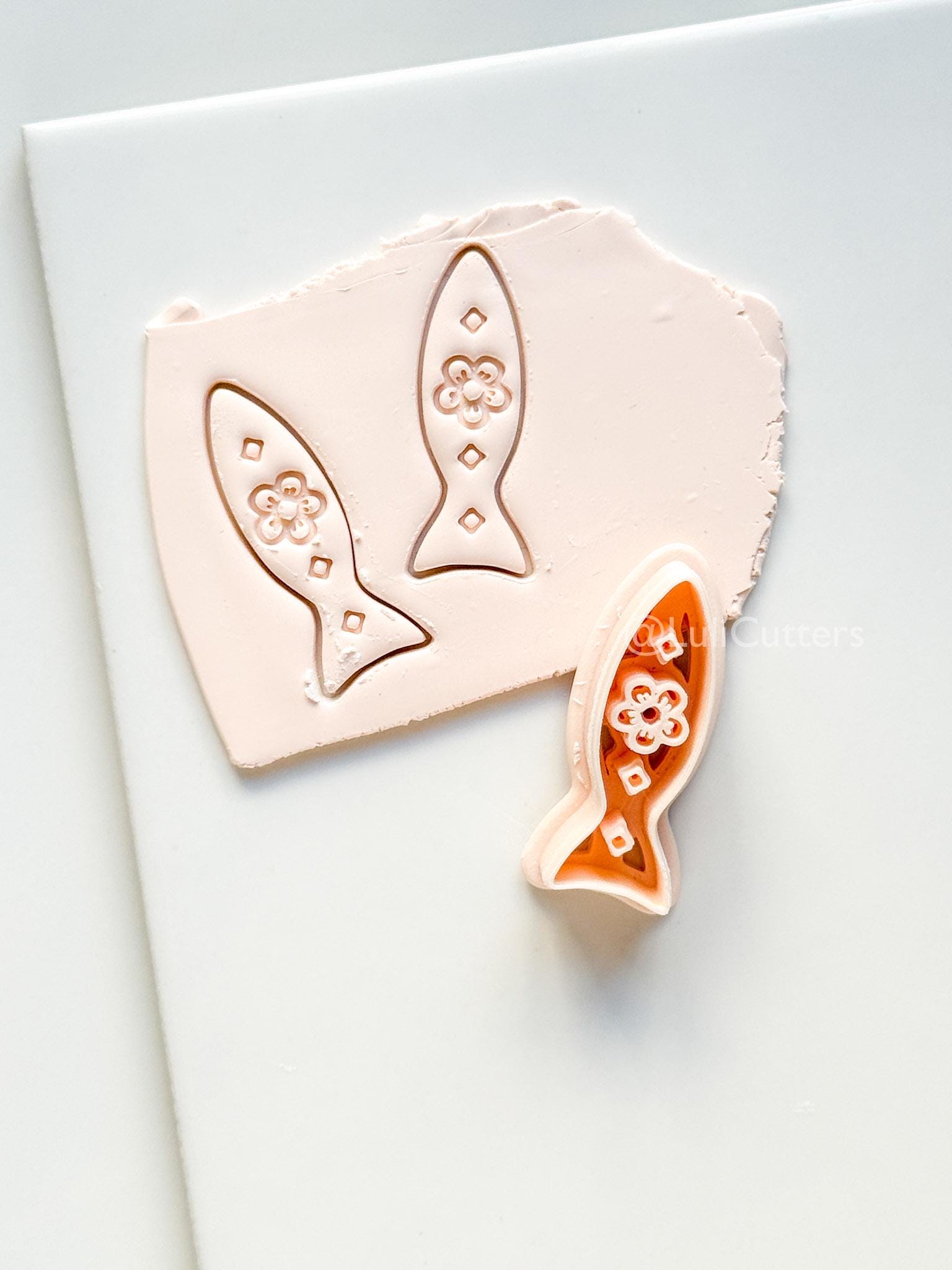 Sardine Chérie Cutter | Fish Bow Shape Tool for Polymer Clay
