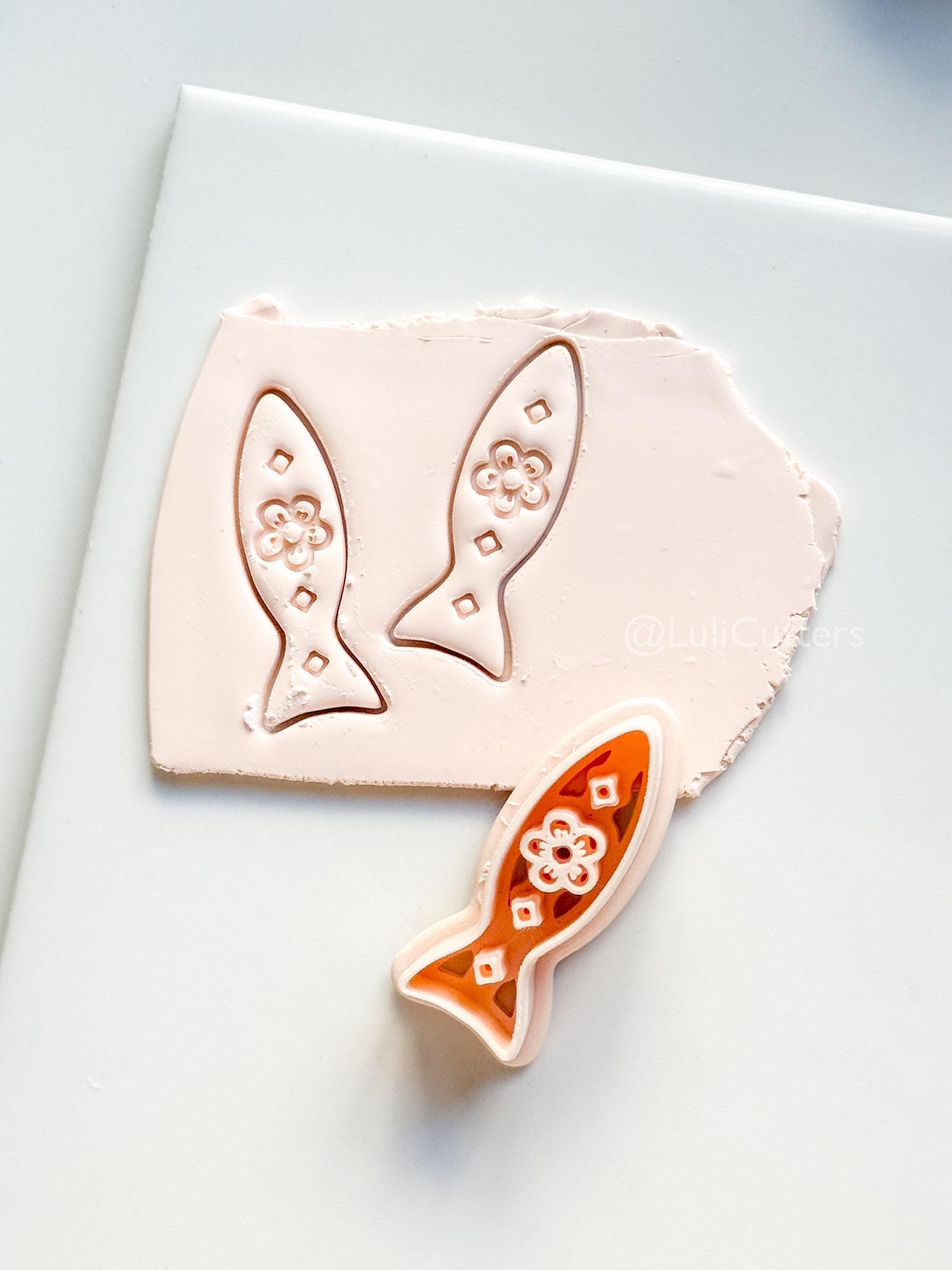 Sardine Chérie Cutter | Fish Bow Shape Tool for Polymer Clay