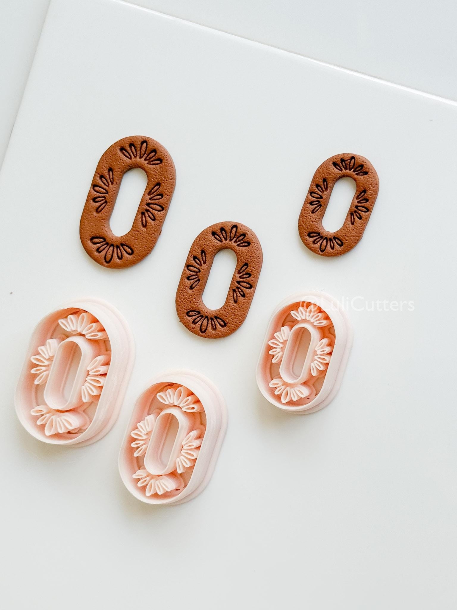 Olya Oval Cutter : Ornamental Oval Shape for Polymer Clay Earrings