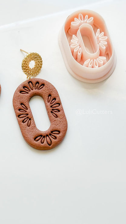 Olya Oval Cutter : Ornamental Oval Shape for Polymer Clay Earrings
