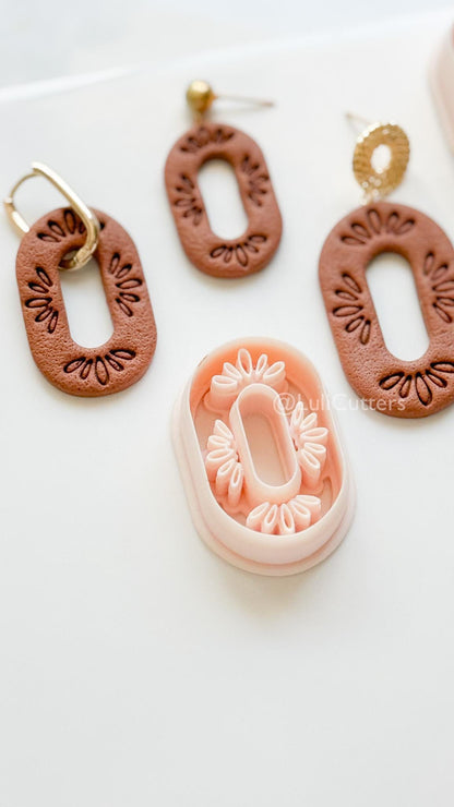 Olya Oval Cutter : Ornamental Oval Shape for Polymer Clay Earrings