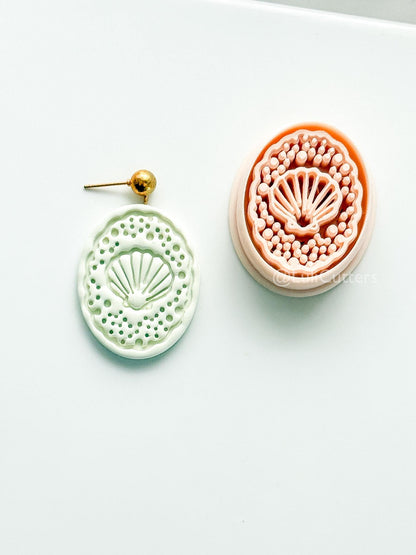 Shell Laura Cutter: Seashell with Pearl Frame for Polymer Clay