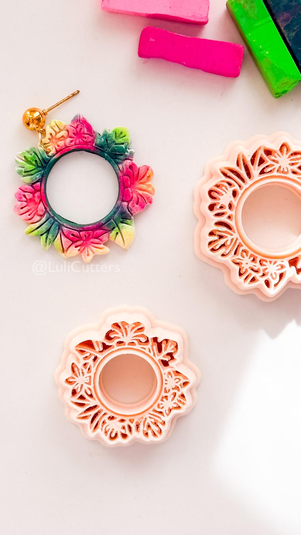 Hawaii floral wreath | Floral Circle Shape for Polymer Clay