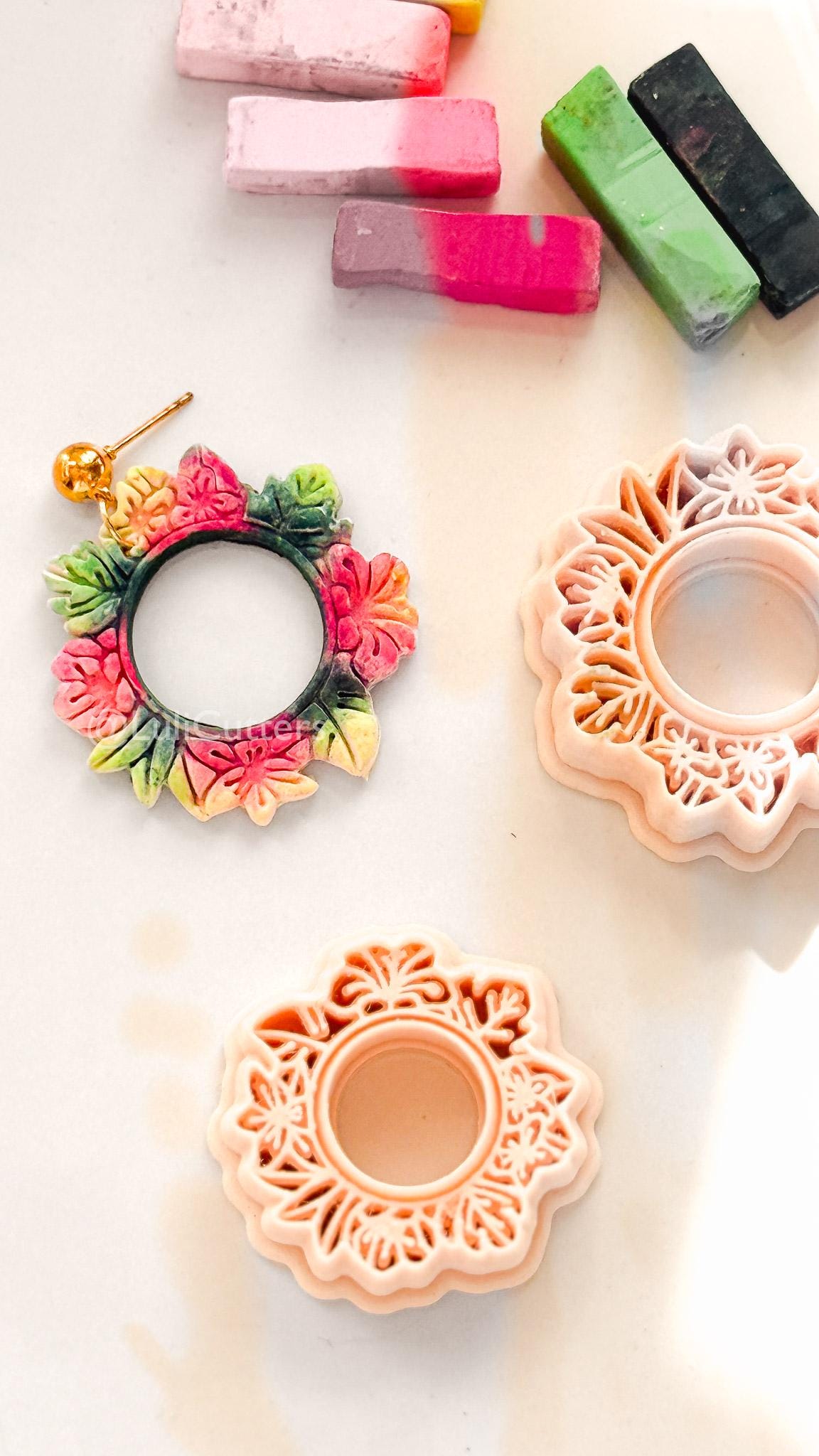 Hawaii floral wreath | Floral Circle Shape for Polymer Clay