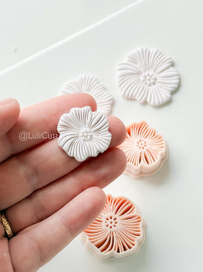 Ribbed Texture Flower Cutter: Intricate Layered Petal Design for Polymer Clay