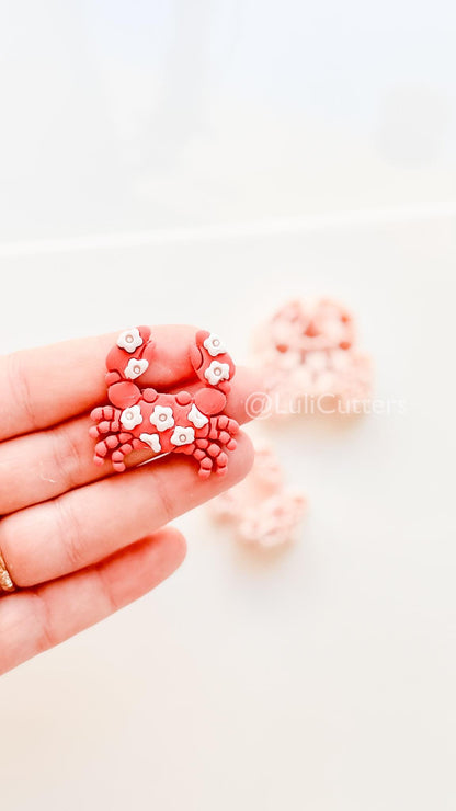 Layered Floral Crab Cutter: Intricate Flower Pattern for Polymer Clay