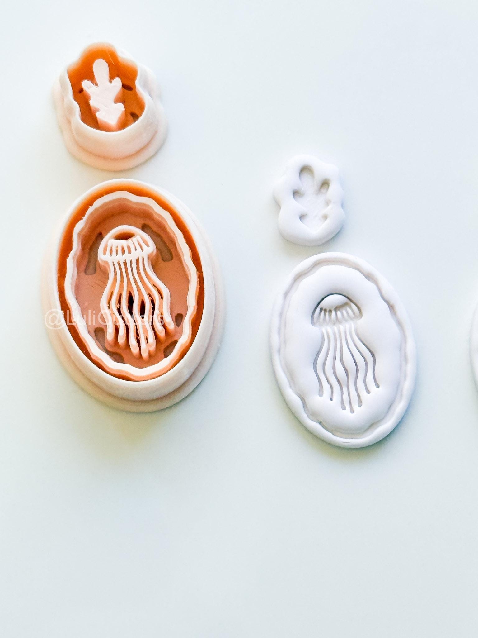 Coastal Cameo Cutter: Jellyfish & Delicate Seashell Design for Polymer Clay