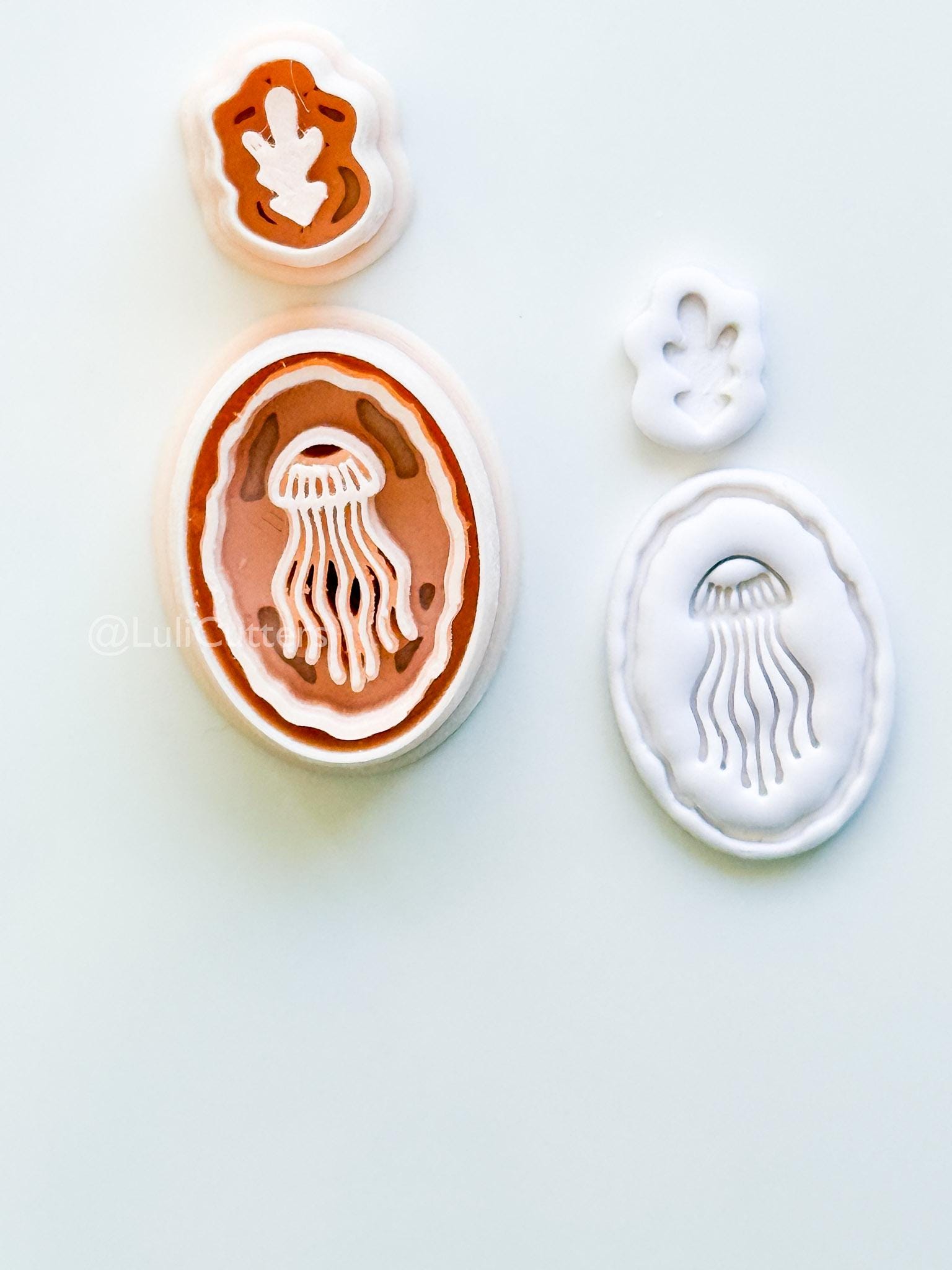 Coastal Cameo Cutter: Jellyfish & Delicate Seashell Design for Polymer Clay