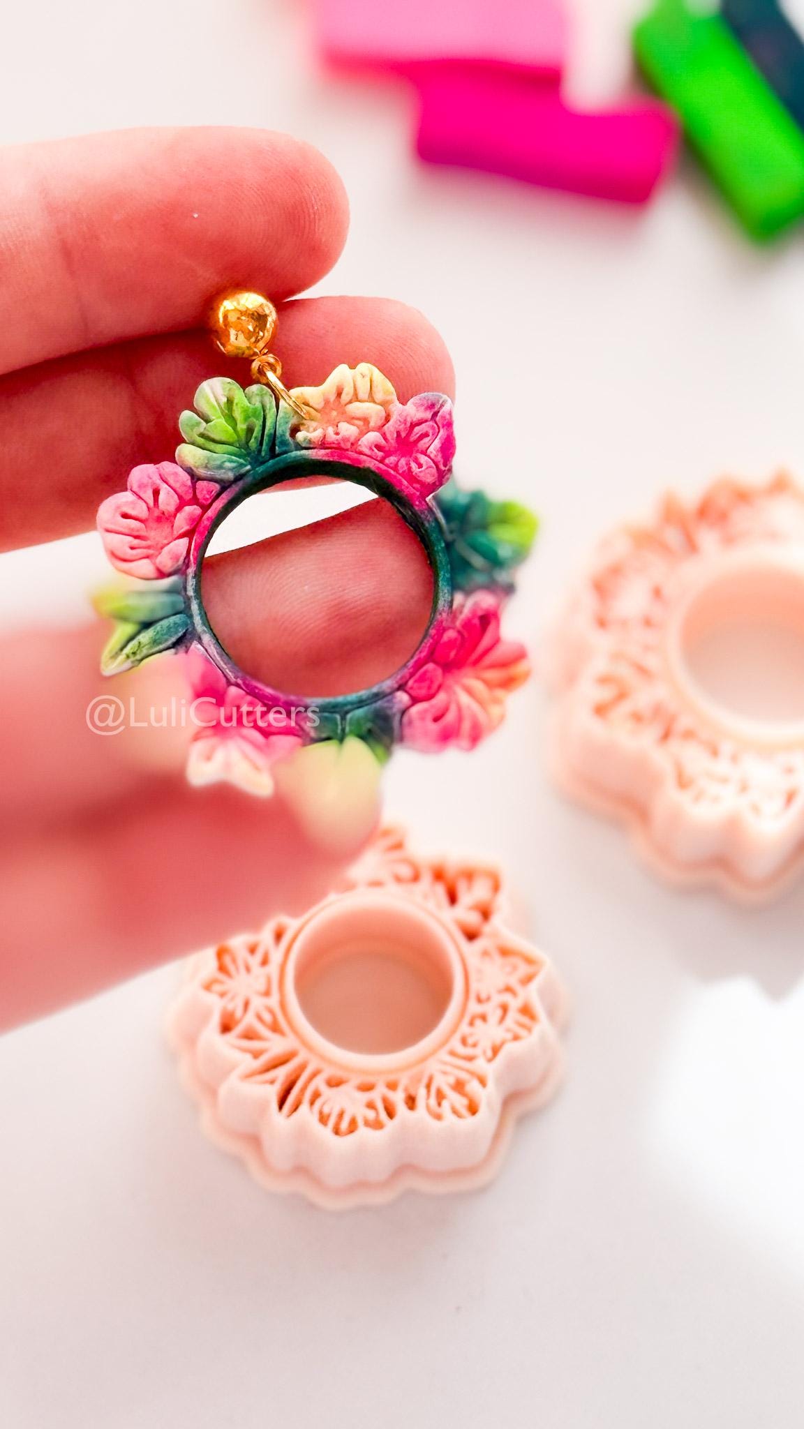 Hawaii floral wreath | Floral Circle Shape for Polymer Clay